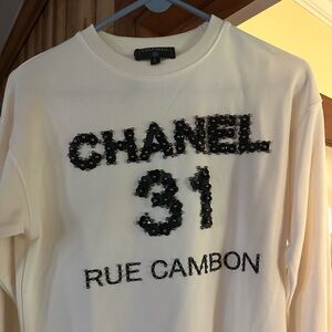 Chanel sweatshirt small